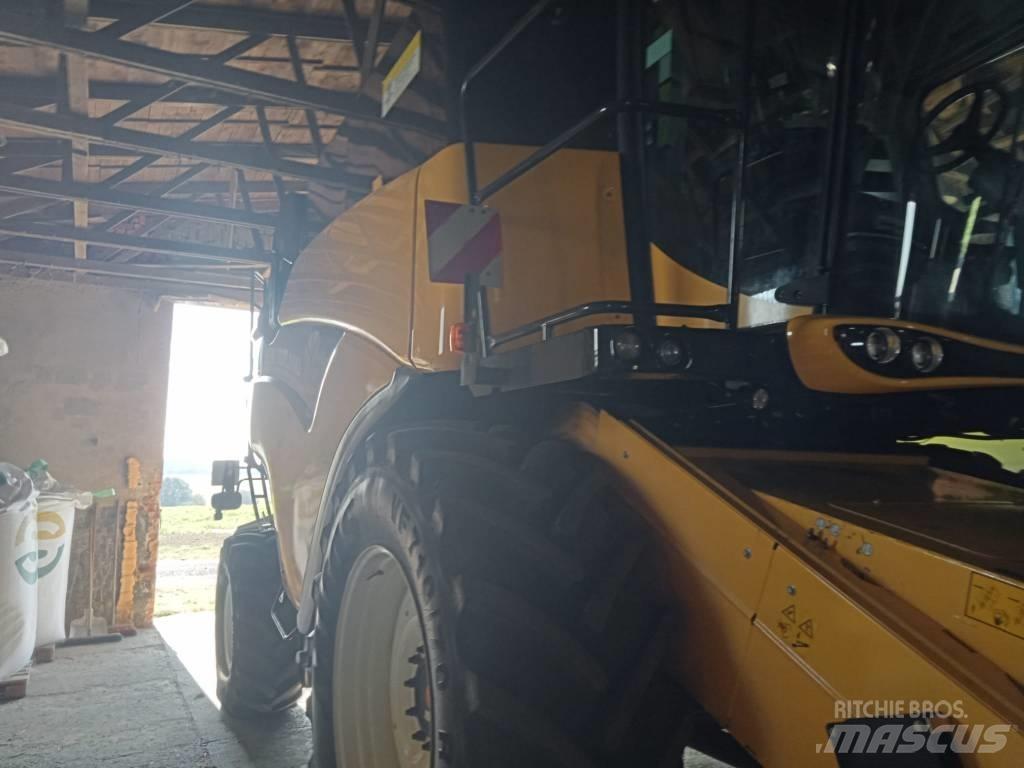 New Holland CX 8.70 联合收割机