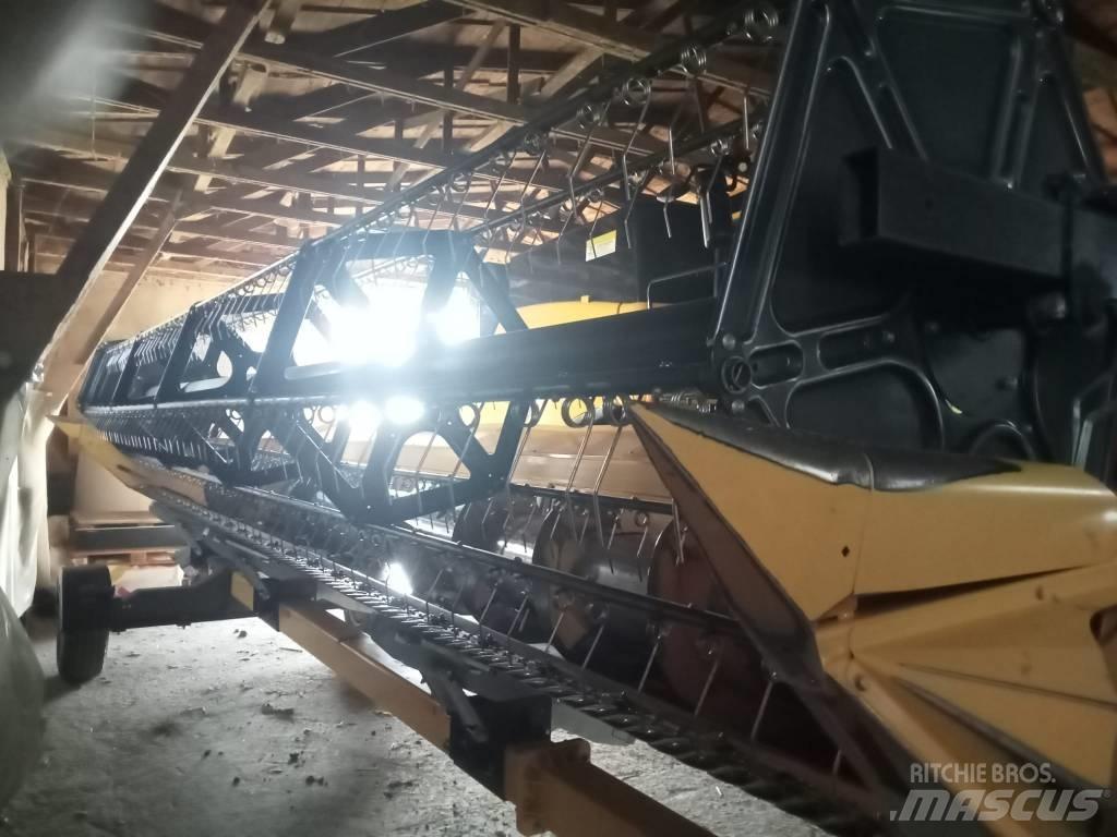 New Holland CX 8.70 联合收割机