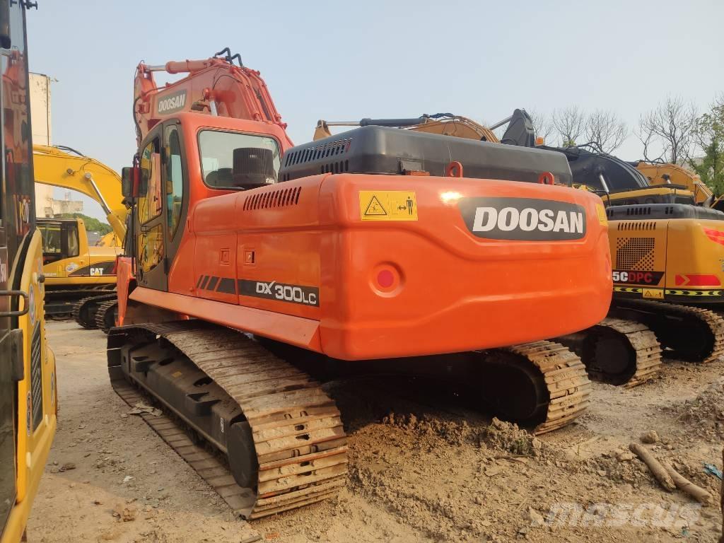Doosan DX 300 履带挖掘机
