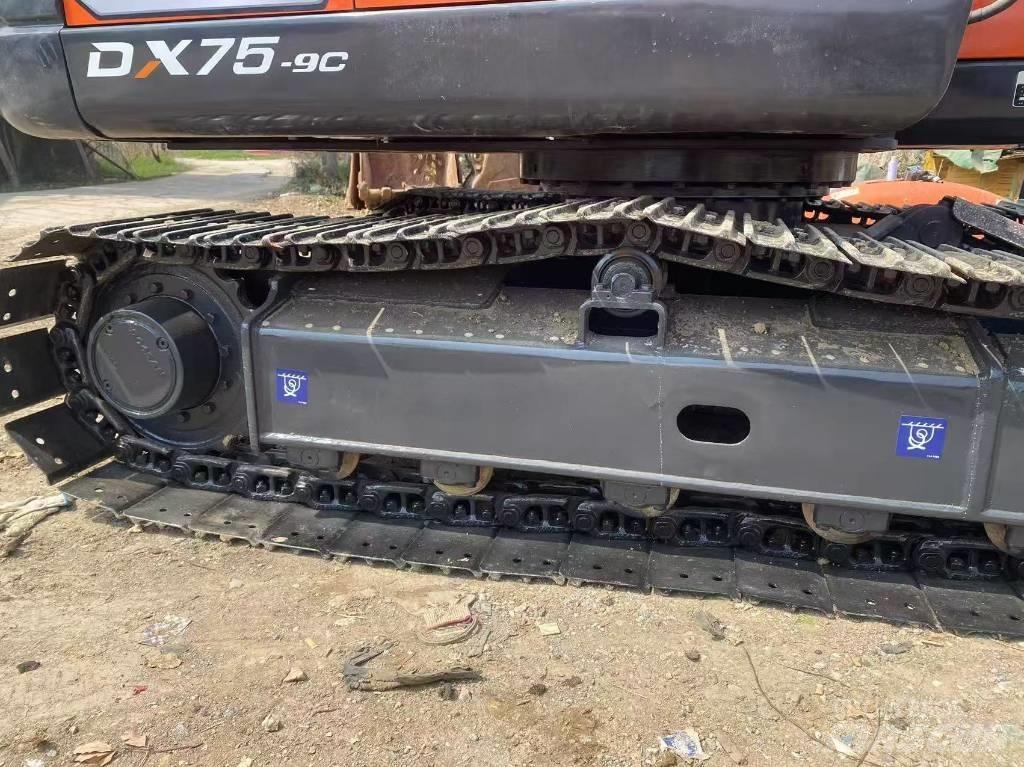 Doosan DX 75-9 C 中型挖掘机