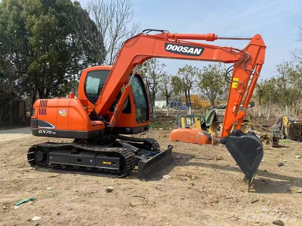 Doosan DX 75-9 C 中型挖掘机