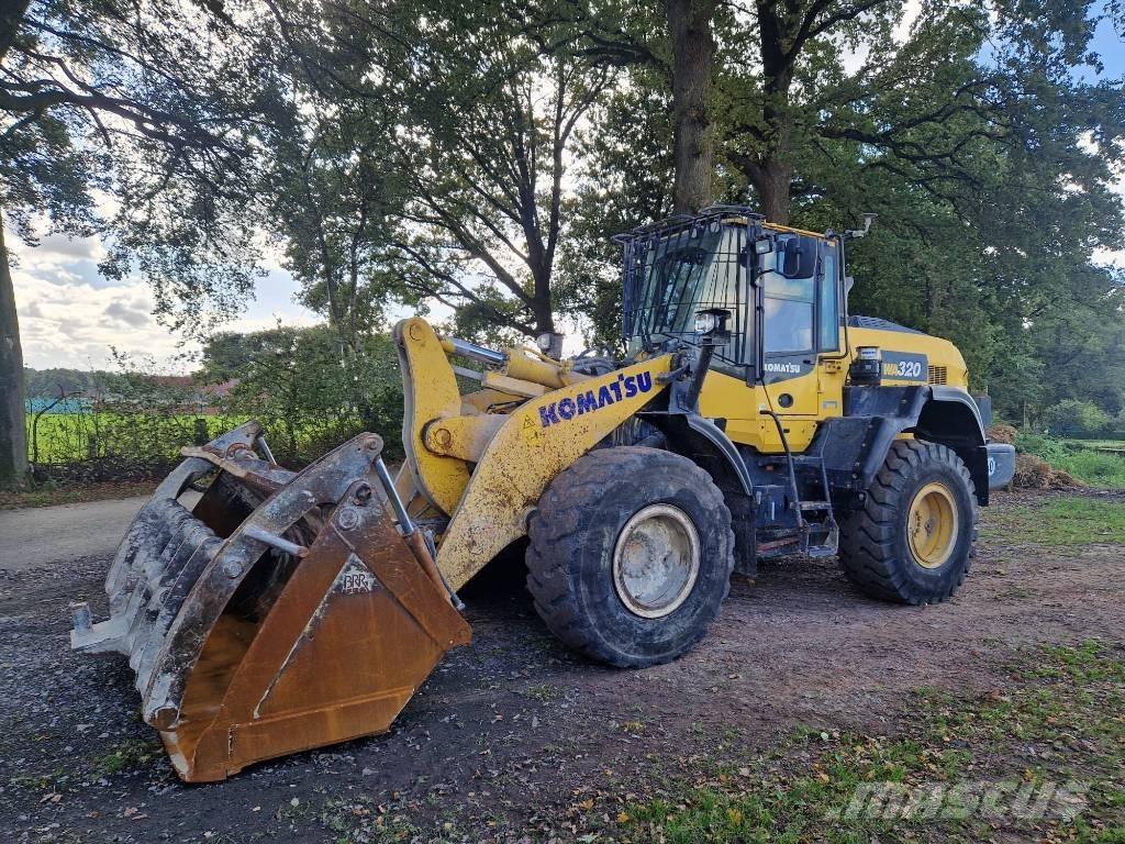 Komatsu WA 320-8 轮式装载机