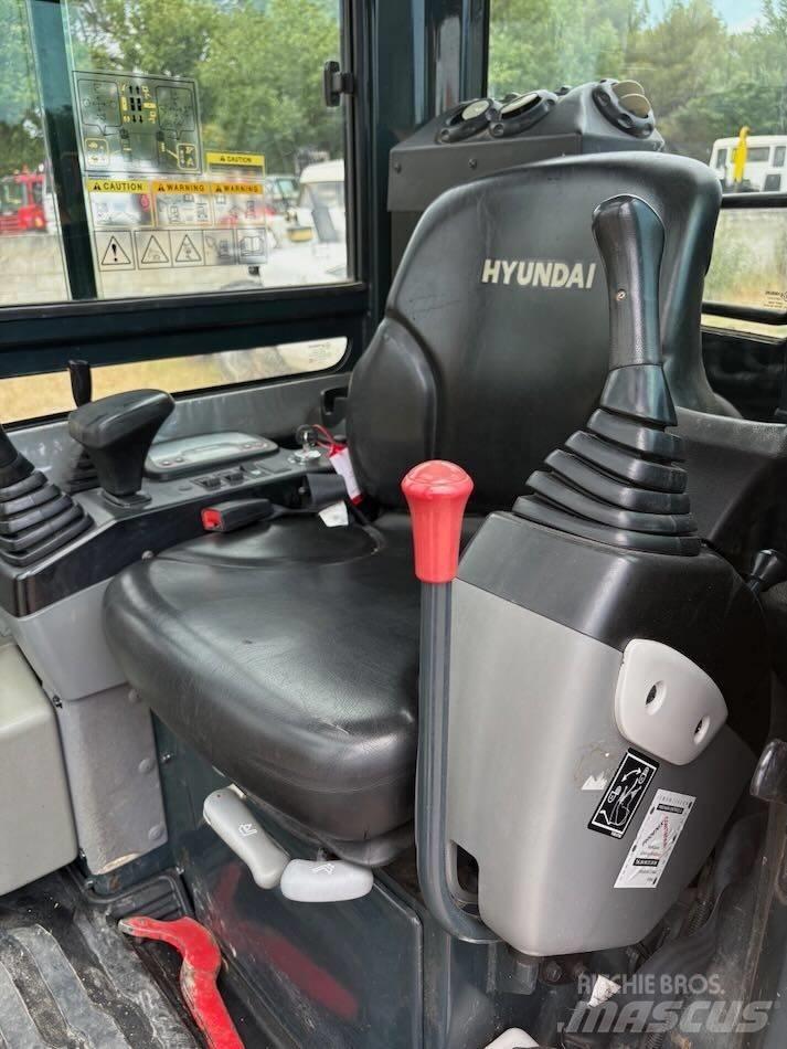 Hyundai R35Z-9 小型挖掘机