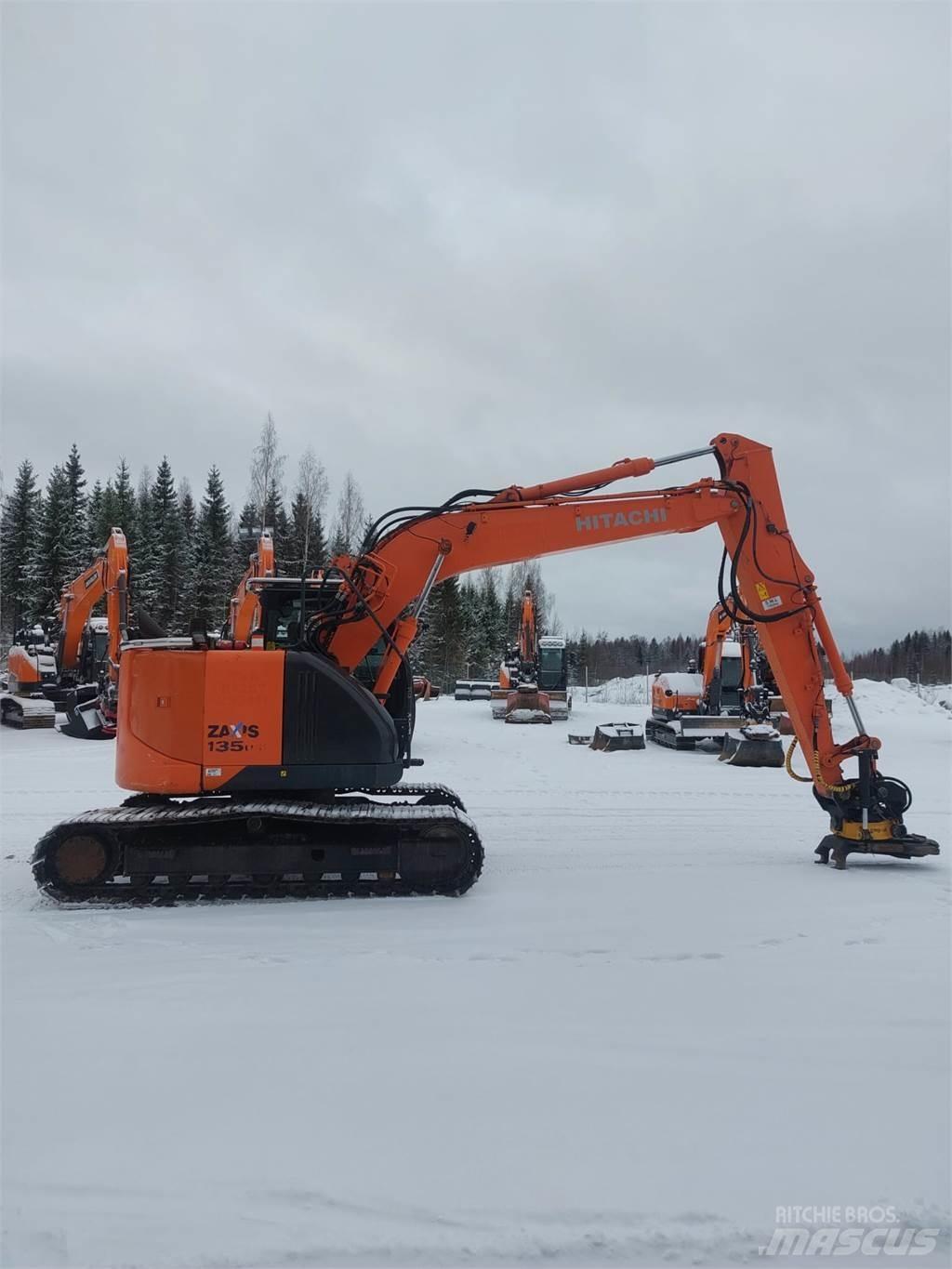 Hitachi ZX135US-5B 履带挖掘机
