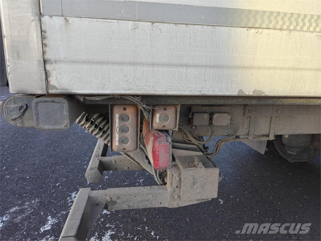 Scania P320 厢式货车