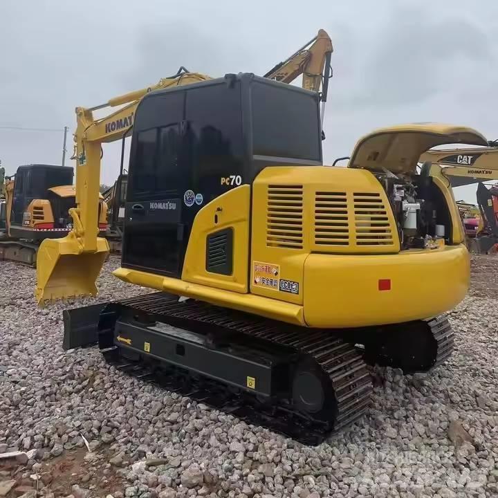 Komatsu PC70-8 中型挖掘机