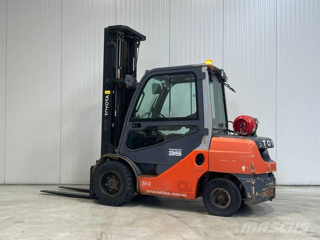 Toyota 02-8FGJF35 天然气叉车