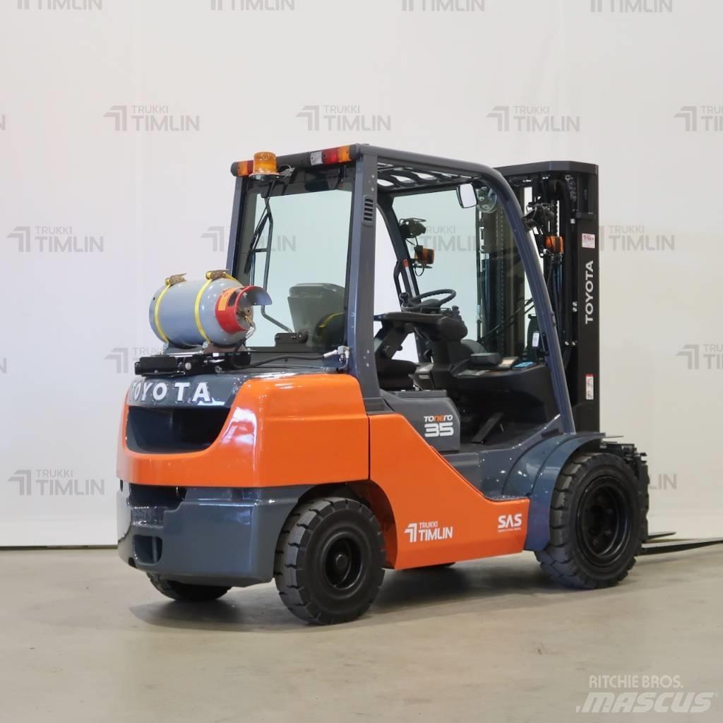 Toyota 02-8FGJF35 天然气叉车