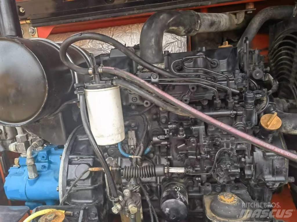 Doosan DX 80 中型挖掘机