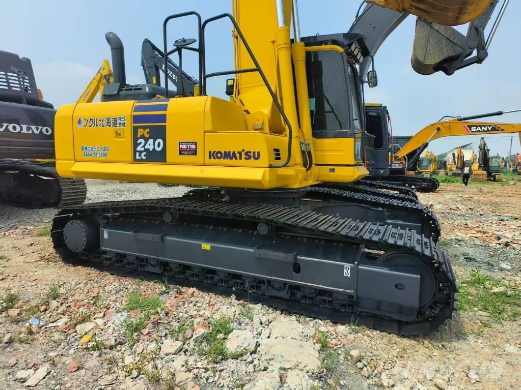 Komatsu PC 240-8 中型挖掘机
