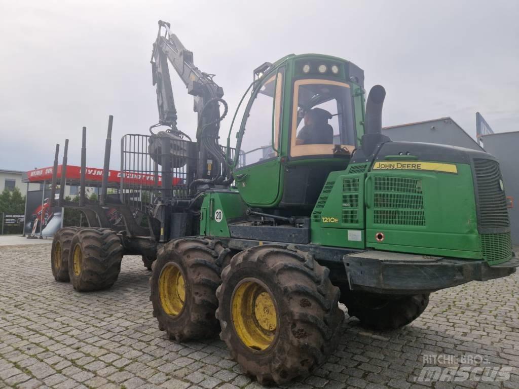 John Deere 1210 E 集运机