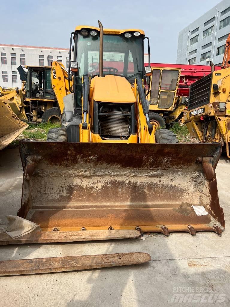 JCB 3CX 反铲装载机