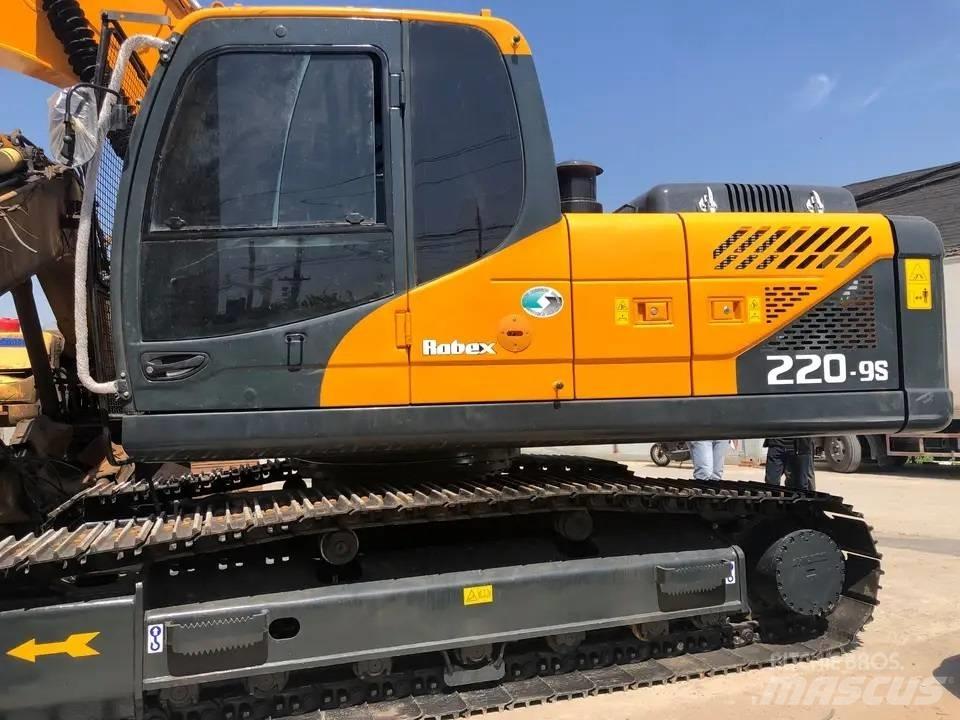 Hyundai R220-9s 履带挖掘机