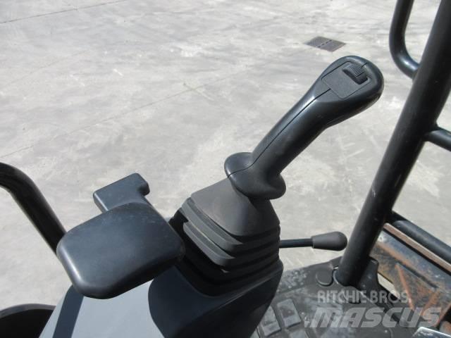 CAT 303 E CR 小型挖掘机