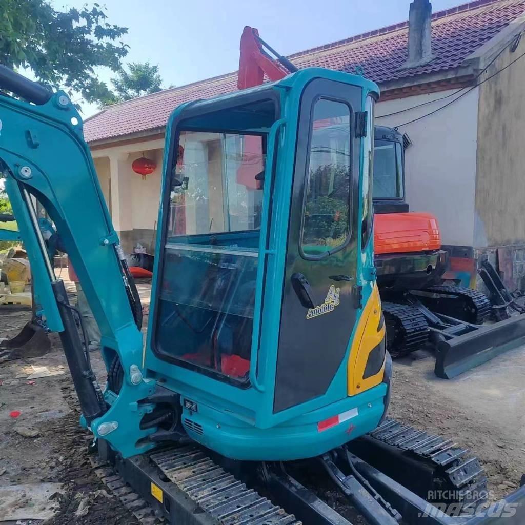 Kubota U 20 小型挖掘机
