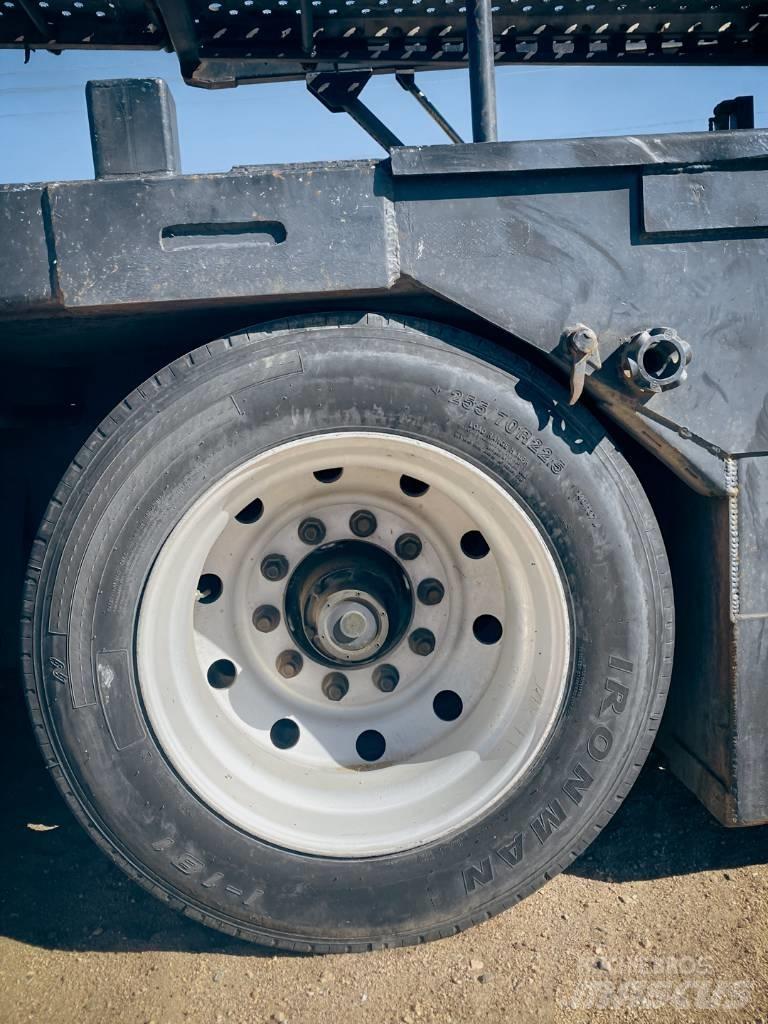Peterbilt 365 车辆运输车