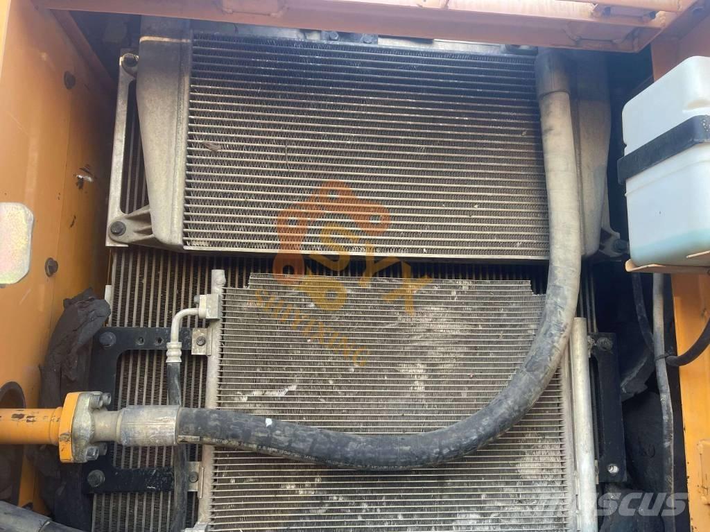 Hyundai Robex 225 履带挖掘机