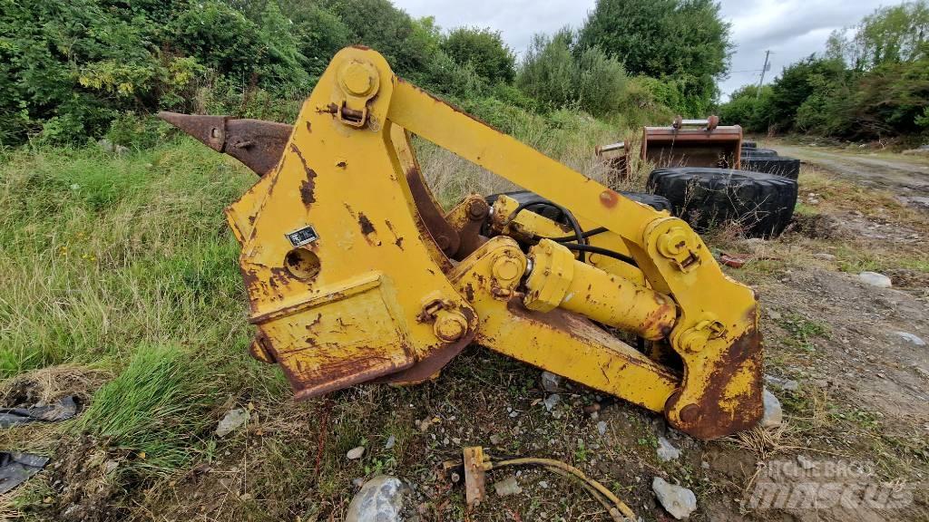 Komatsu D85 底盘和悬架