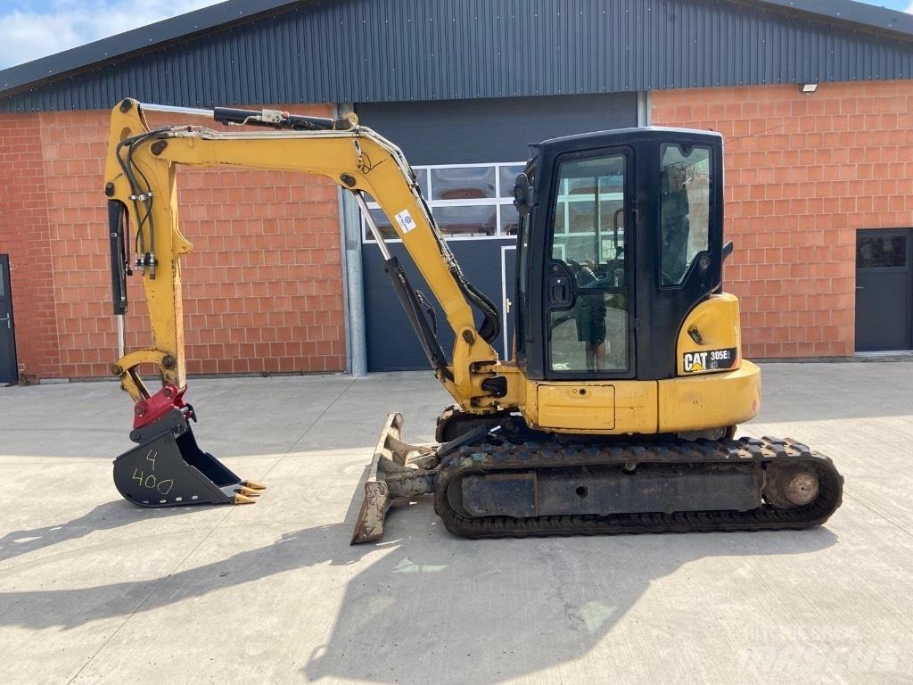 CAT 305 E2 小型挖掘机