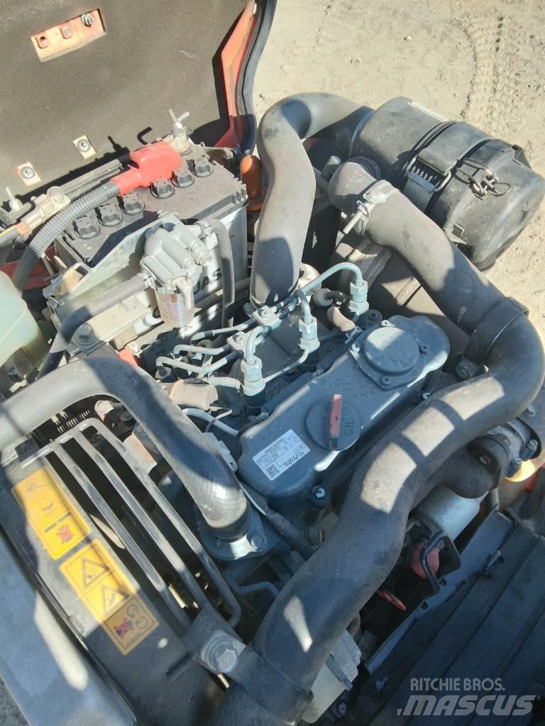Kubota U 10-3 小型挖掘机