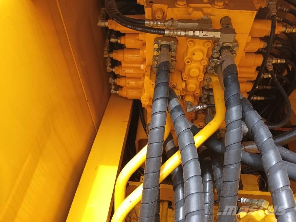 Komatsu PC 220-8 履带挖掘机