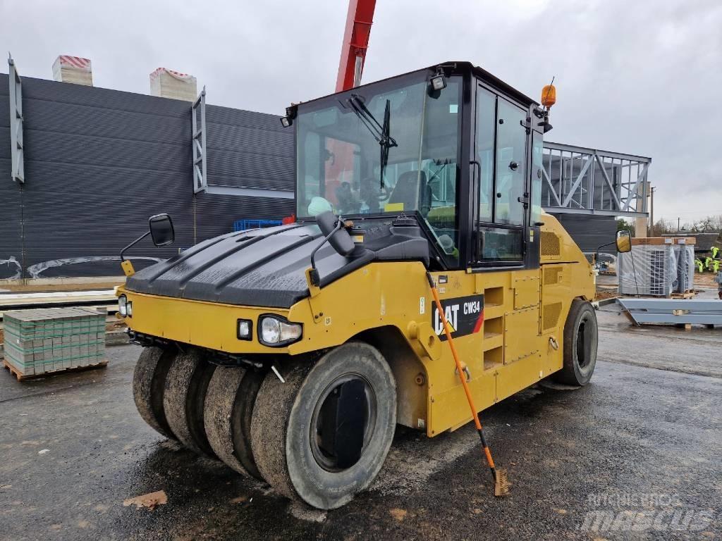 CAT CW34 胶轮压路机