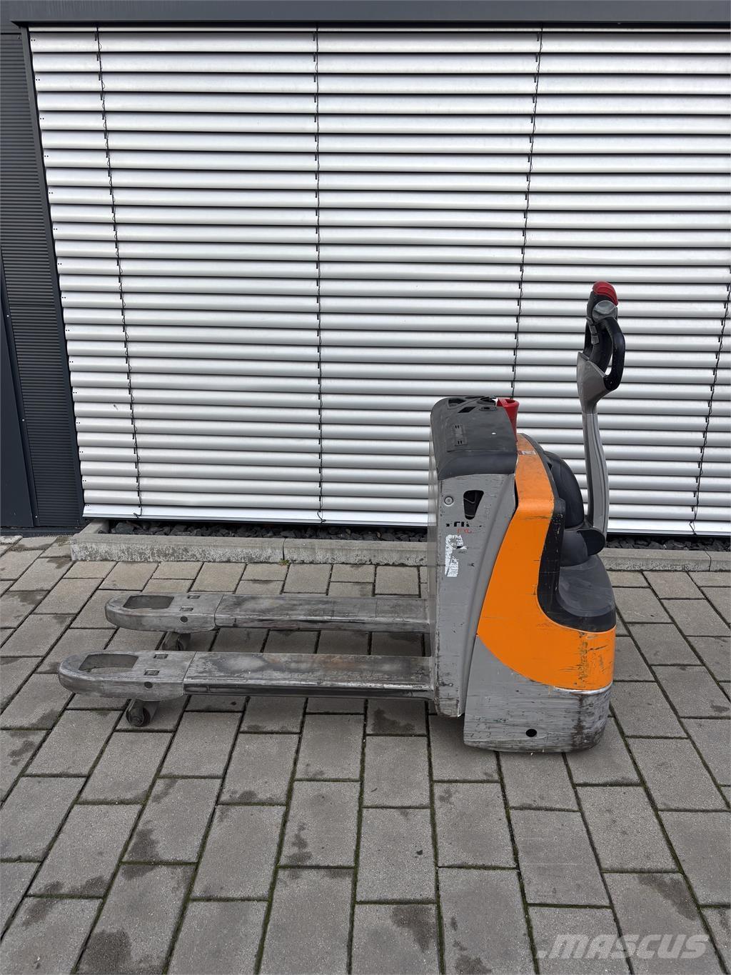 Still EXU16 手推堆垛车