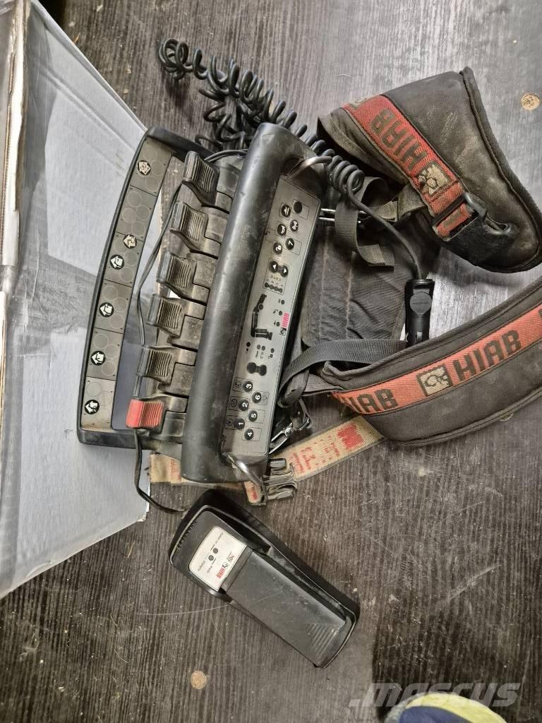 Hiab 166 E-4 Hipro 随车折臂吊