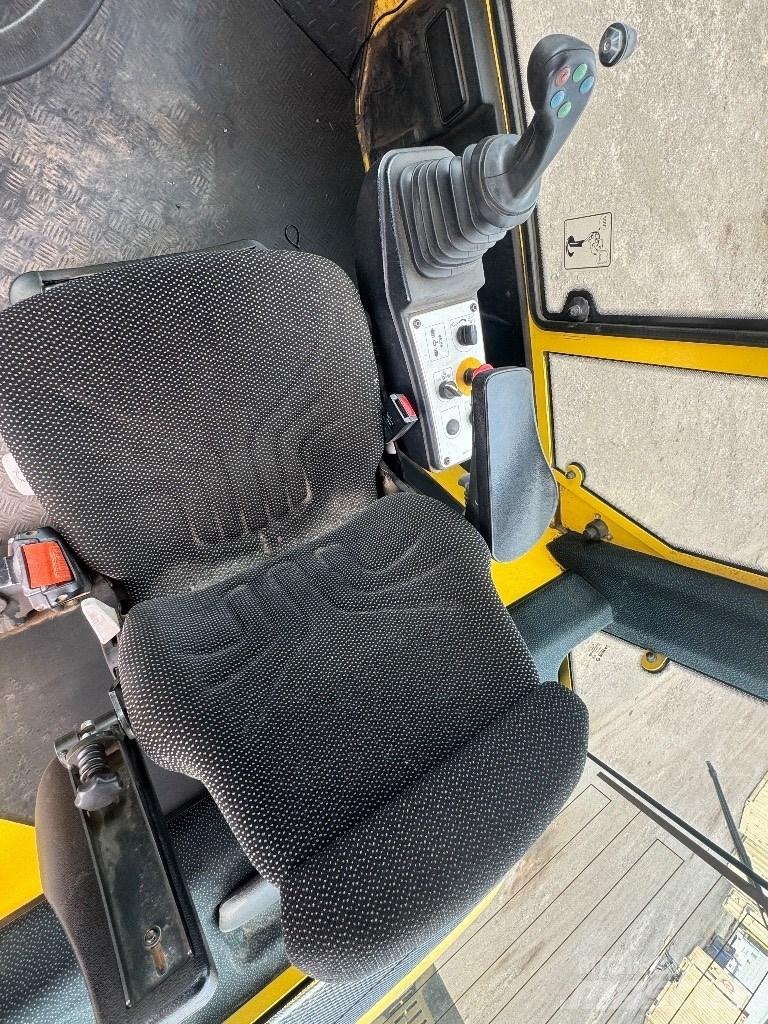 Bomag BW 216 D H-4 单轮压路机