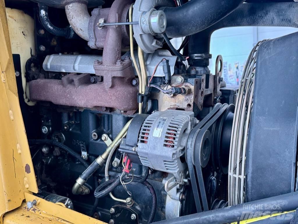 CAT 432 D 反铲装载机