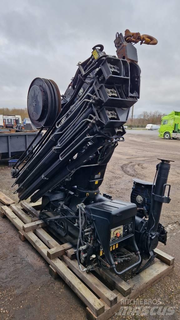 Hiab 244 EP-5 HiPro 随车折臂吊