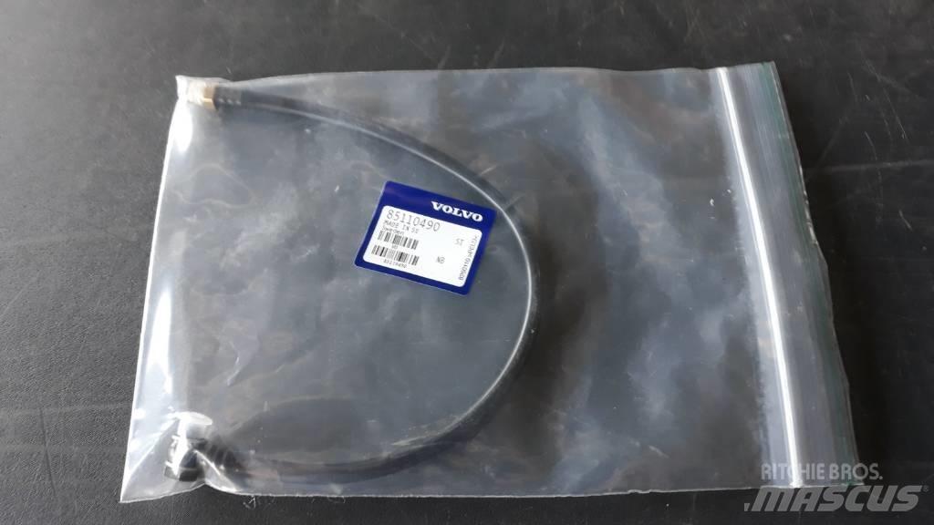 Volvo HOSE 85110490 驾驶室与内部