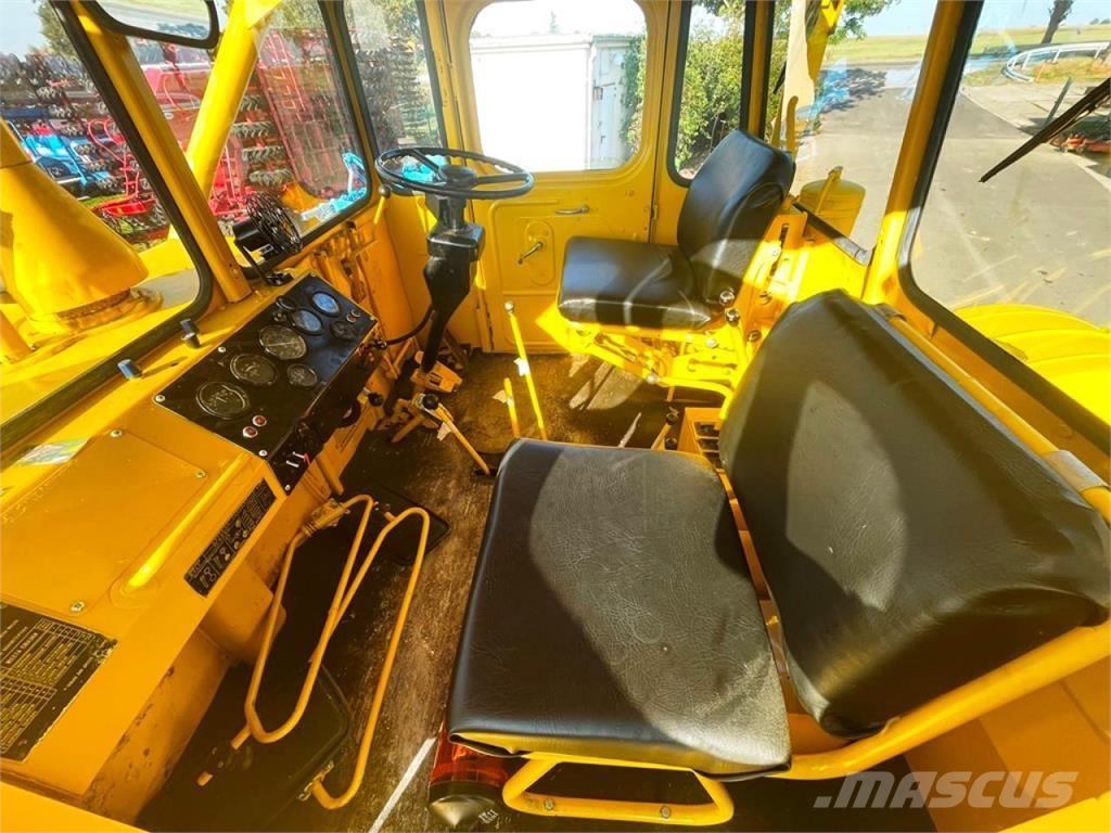 Kirovets K700A V8 拖拉机/农用车