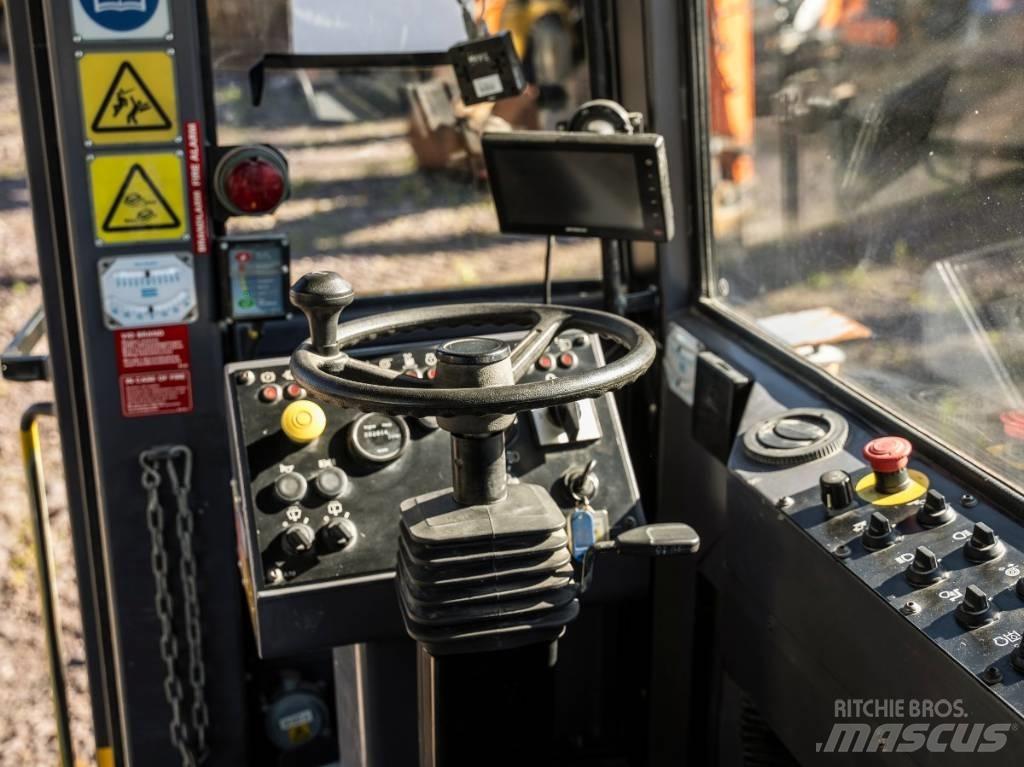 Atlas Copco XE3 C30 隧道地下采矿钻机