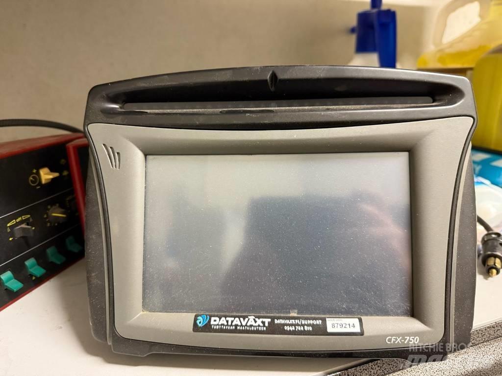 Hardi Navigator 3000 牵引式喷雾机