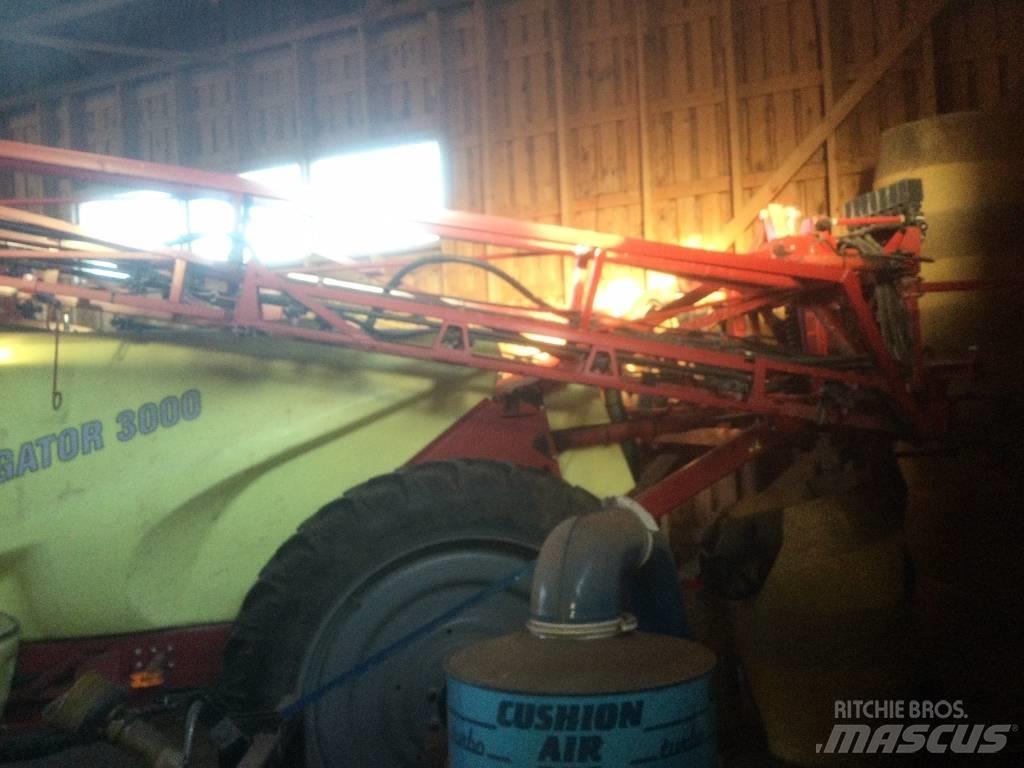 Hardi Navigator 3000 牵引式喷雾机