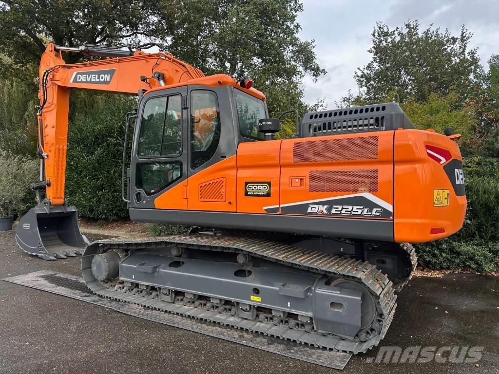 Develon DX 225 LC-7M 履带挖掘机