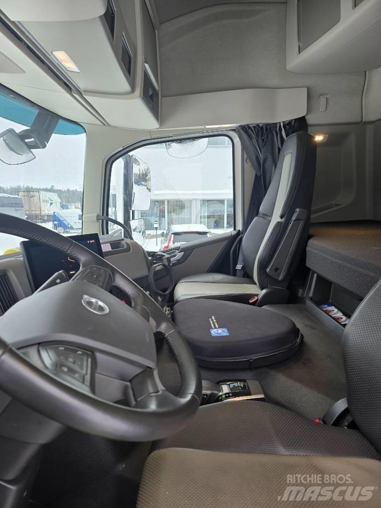 Volvo FM Electric 工程吊钩车