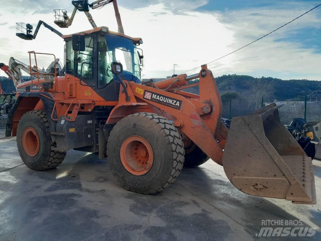 Doosan DL 300 轮式装载机