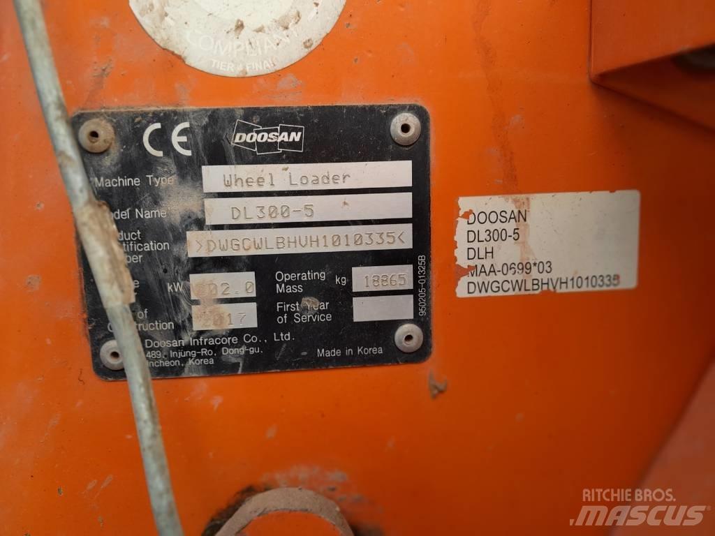Doosan DL 300 轮式装载机