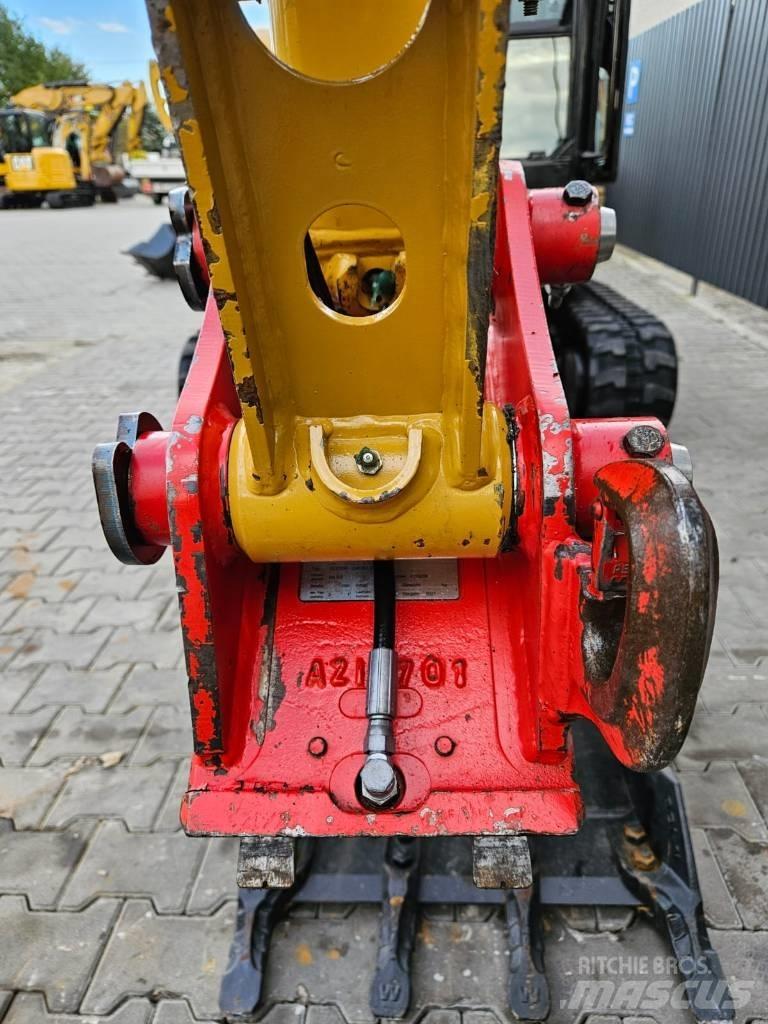 CAT 303.5 E CR 小型挖掘机