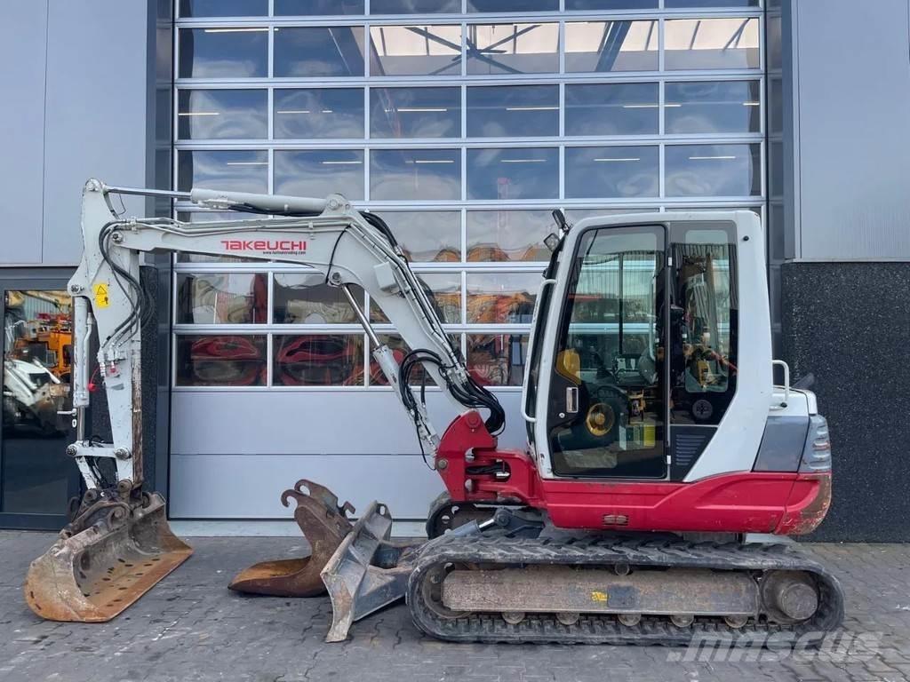 Takeuchi TB250 小型挖掘机
