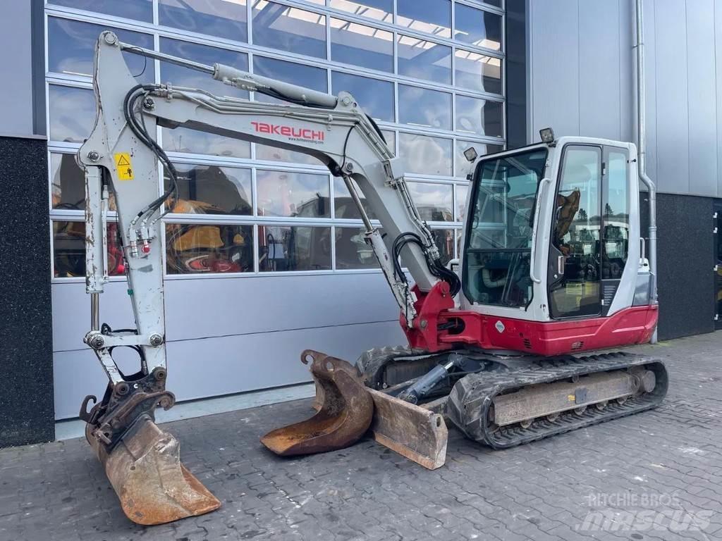 Takeuchi TB250 小型挖掘机