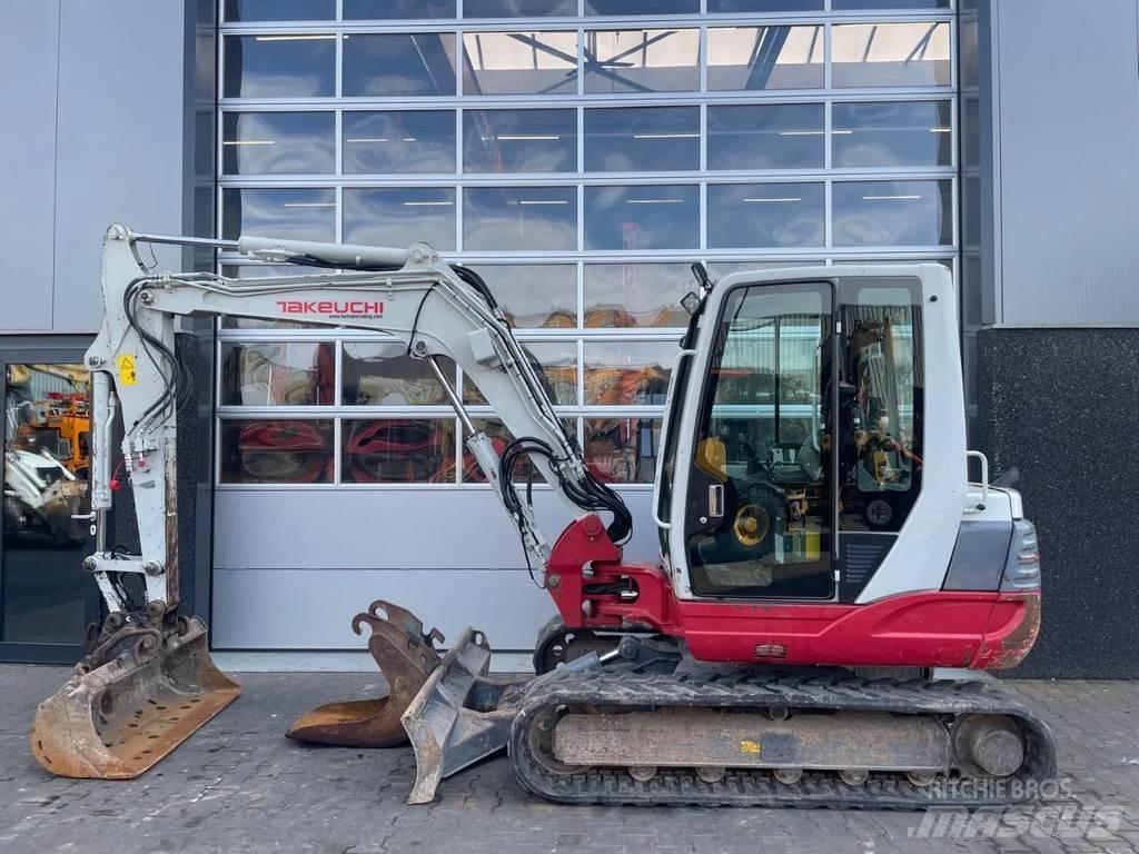 Takeuchi TB250 小型挖掘机