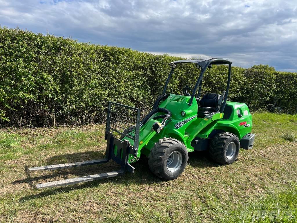 Avant 755 i 小型装载机