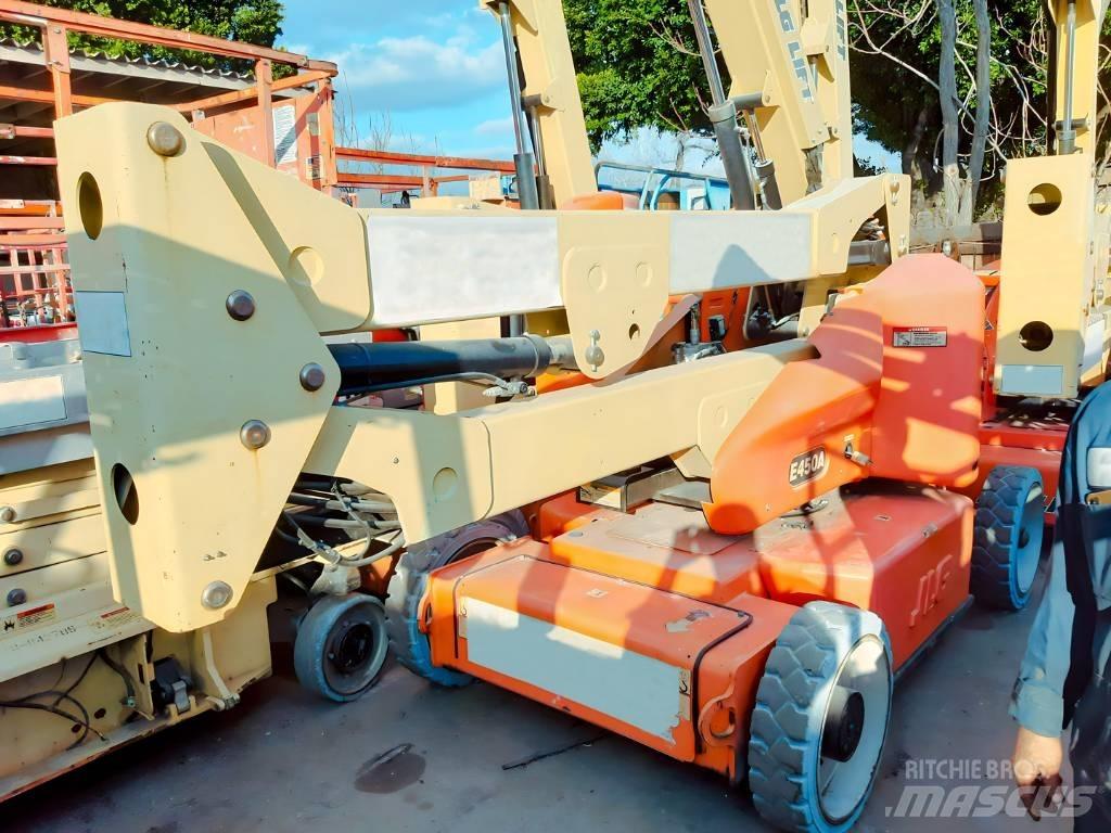 JLG E 450 A 曲臂高空工作平台