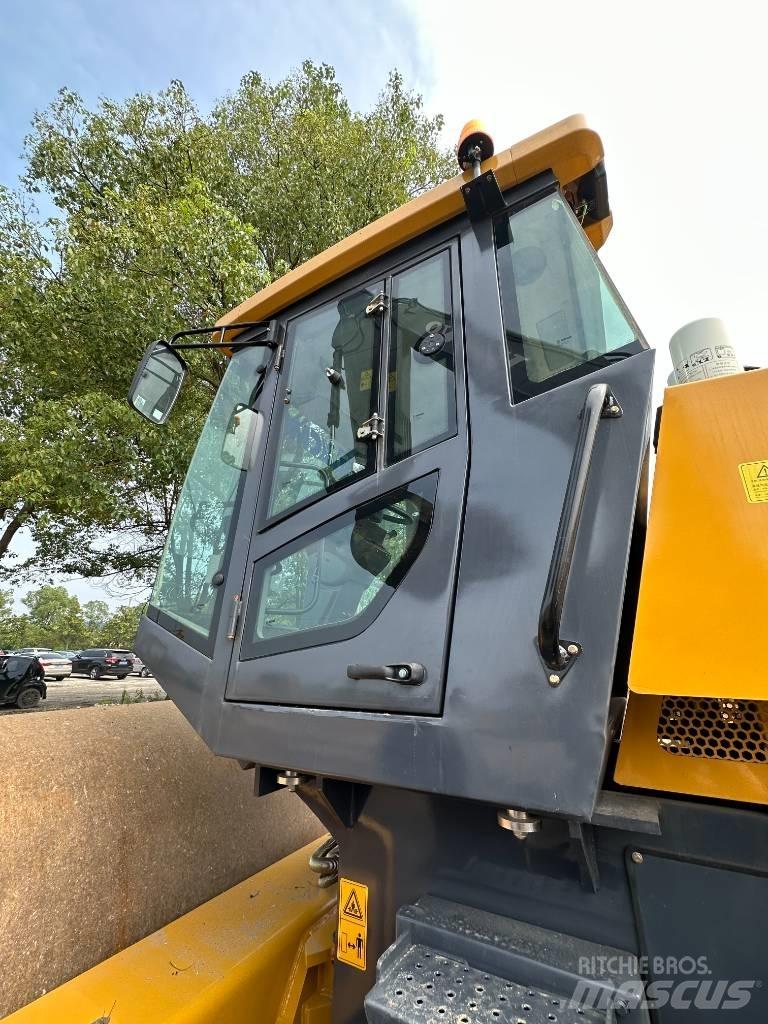 XCMG 263J 单轮压路机