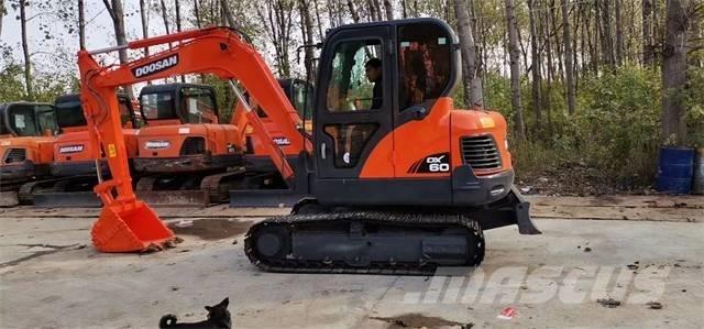 Doosan dx60 履带挖掘机