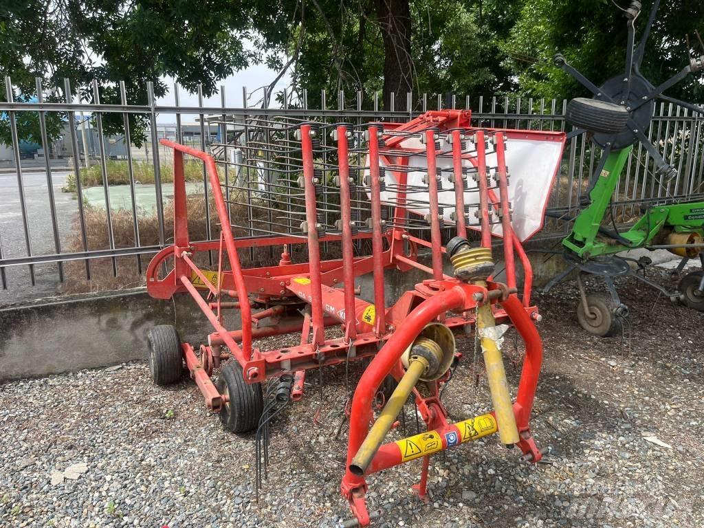 Kuhn GA 3201 G M 犁耙和摊草机