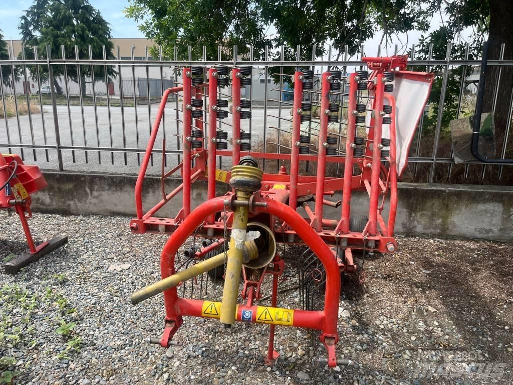 Kuhn GA 3201 G M 犁耙和摊草机